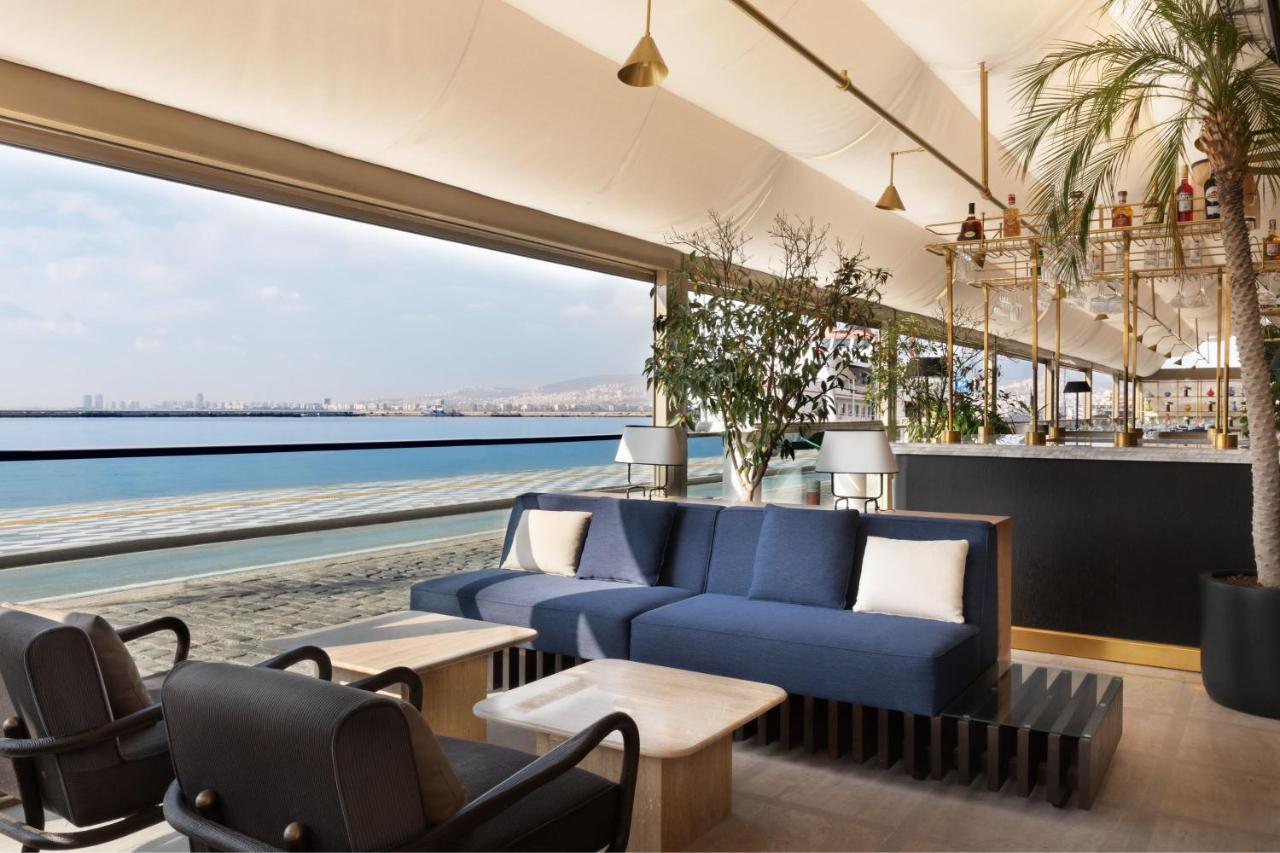 Izmir Marriott Hotel Kültér fotó The Bar