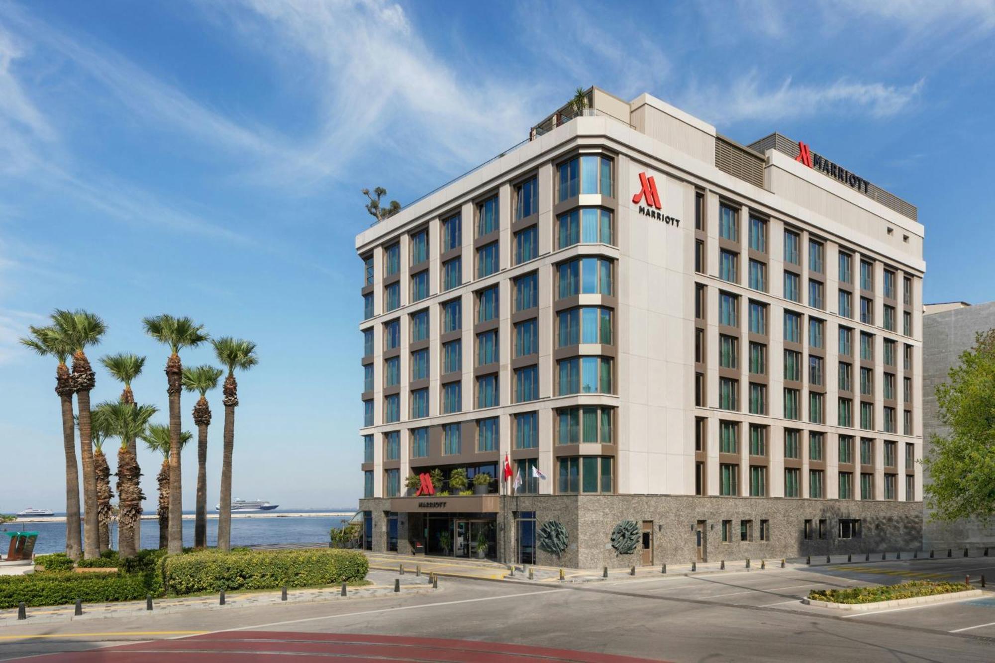 Izmir Marriott Hotel Kültér fotó The hotel in 2016